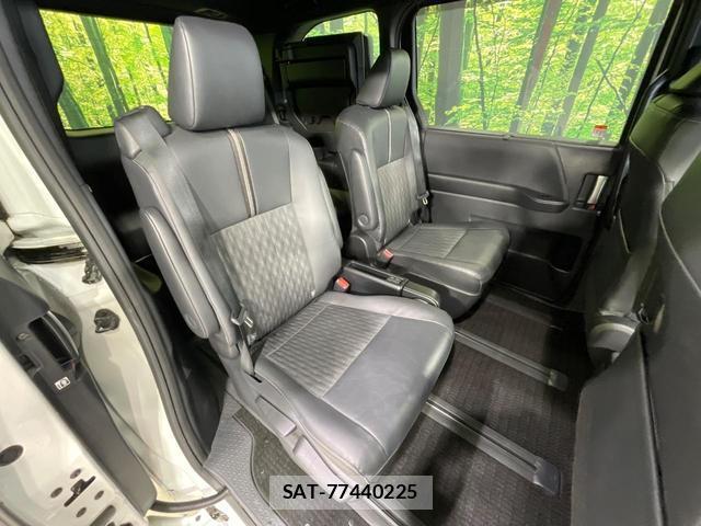 Toyota NOAH 2022-04 8866961-8