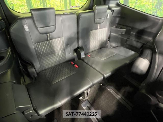 Toyota NOAH 2022-04 8866961-9