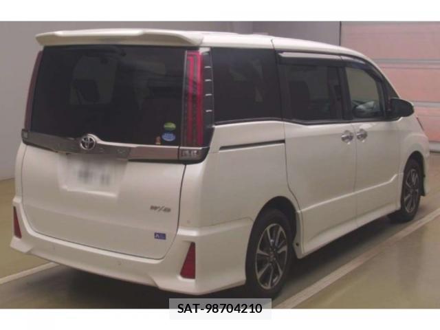 Toyota NOAH 2020-07 8867045-1
