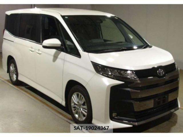 Toyota NOAH 2022-07 8867057-0