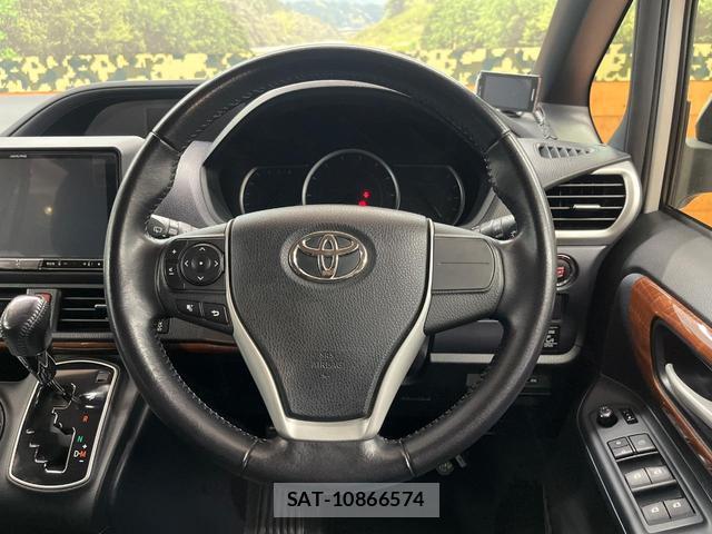 Toyota NOAH 2014-07 8867076-11