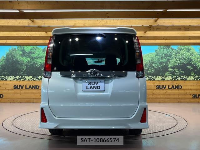 Toyota NOAH 2014-07 8867076-15