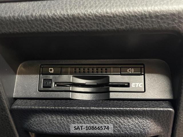 Toyota NOAH 2014-07 8867076-6