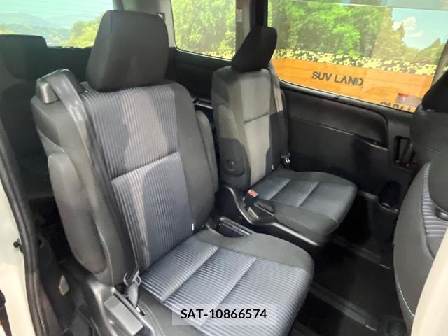Toyota NOAH 2014-07 8867076-8