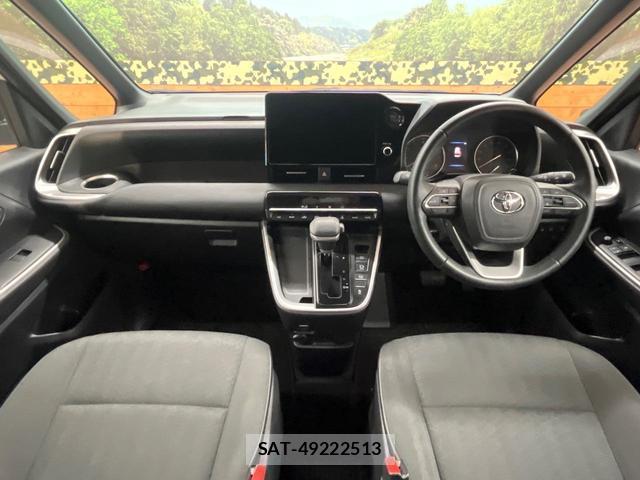 Toyota NOAH 2024-06 8867078-1