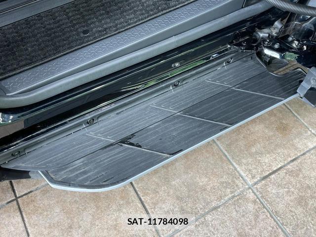 Toyota NOAH 2025-02 8867290-3
