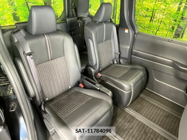 Toyota NOAH 2025-02 8867290-8