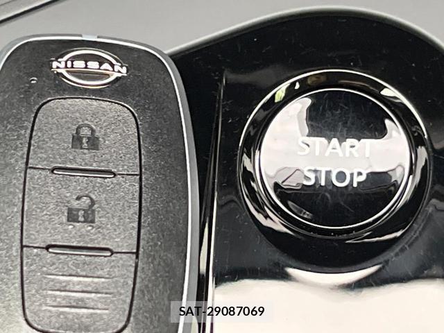 Nissan NOTE 2025-09 8865388-6