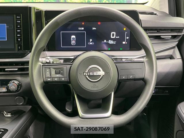 Nissan NOTE 2025-09 8865388-9