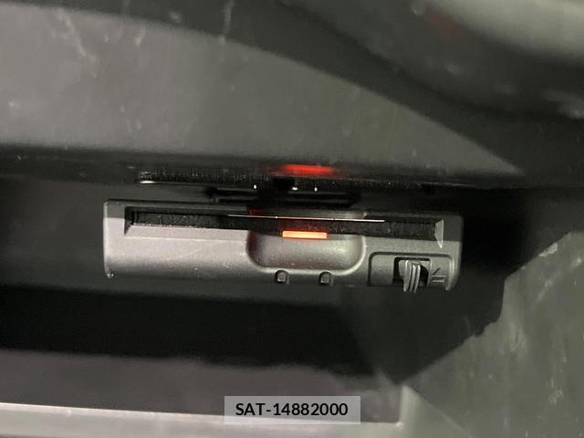 Nissan NOTE 2018-02 8867204-6