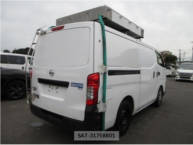 Nissan NV350 Caravan 2014-08 8865527-1
