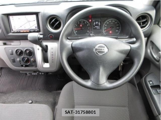 Nissan NV350 Caravan 2014-08 8865527-3