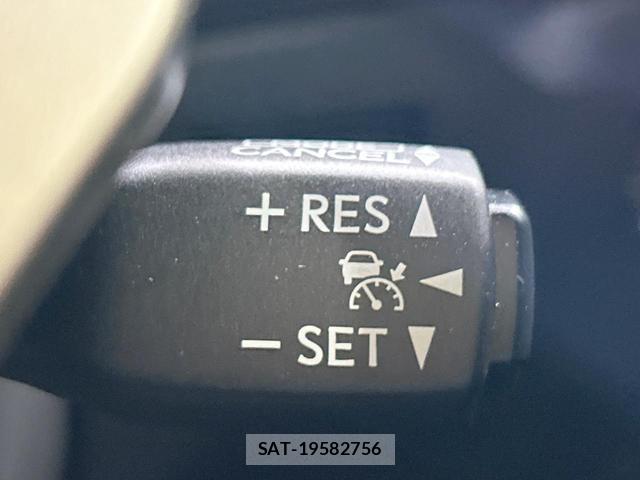Lexus NX 2017-04 8866075-5