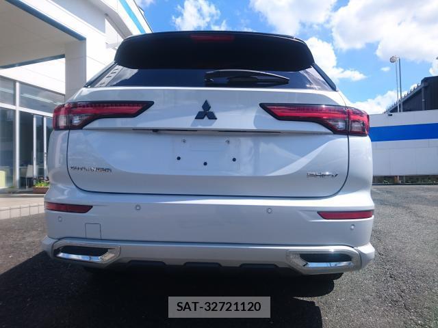 Mitsubishi OUTLANDER PHEV 2022-08 8865467-1