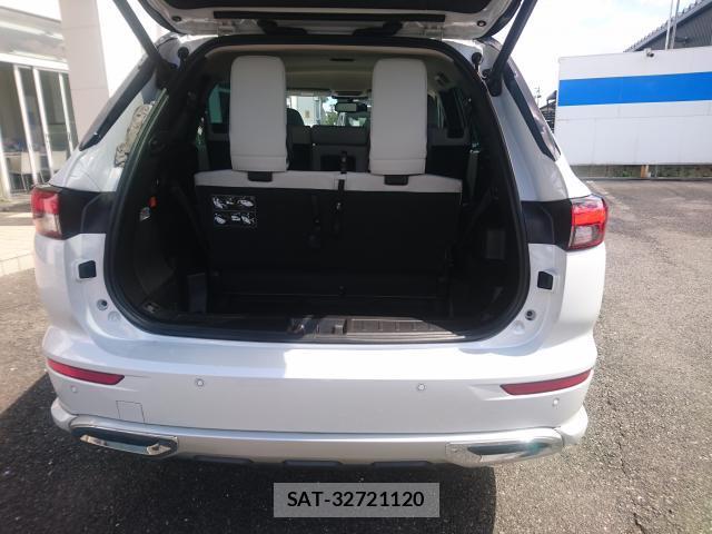 Mitsubishi OUTLANDER PHEV 2022-08 8865467-18