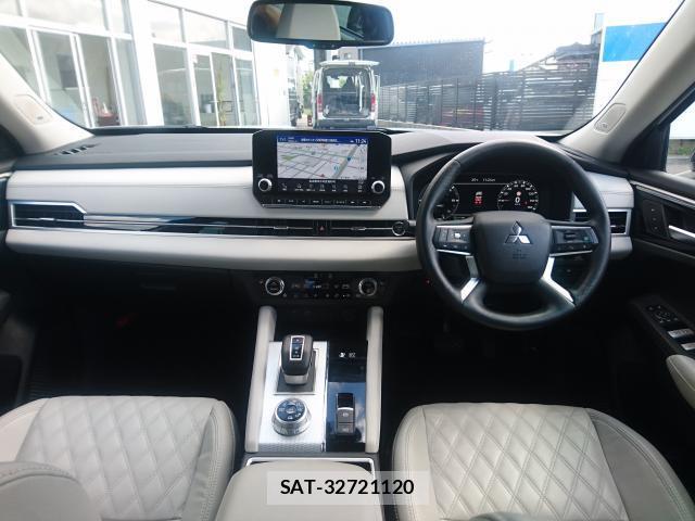 Mitsubishi OUTLANDER PHEV 2022-08 8865467-2