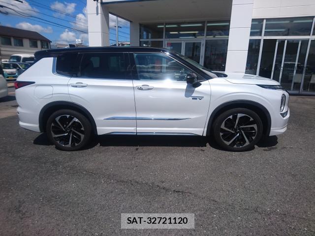 Mitsubishi OUTLANDER PHEV 2022-08 8865467-3