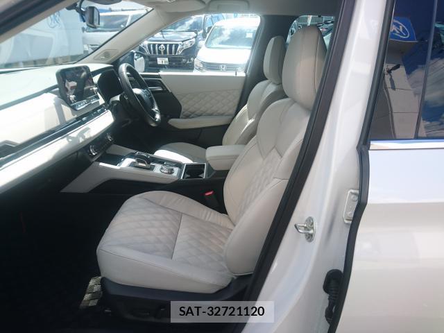 Mitsubishi OUTLANDER PHEV 2022-08 8865467-5