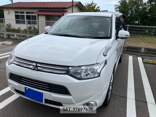 Mitsubishi OUTLANDER PHEV 2014-01 8865511-11
