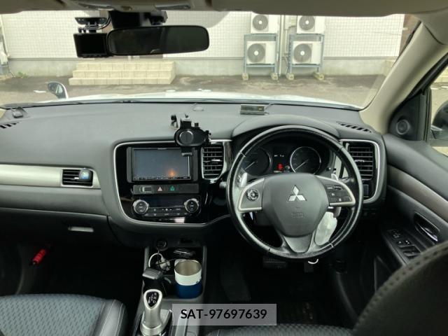 Mitsubishi OUTLANDER PHEV 2014-01 8865511-2