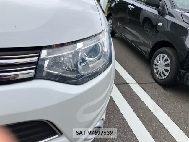 Mitsubishi OUTLANDER PHEV 2014-01 8865511-4