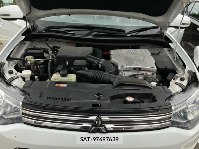 Mitsubishi OUTLANDER PHEV 2014-01 8865511-6
