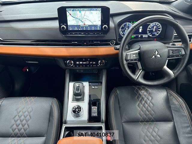Mitsubishi OUTLANDER PHEV 2022-06 8866186-1
