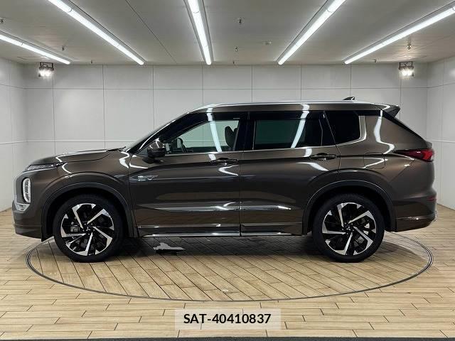 Mitsubishi OUTLANDER PHEV 2022-06 8866186-16