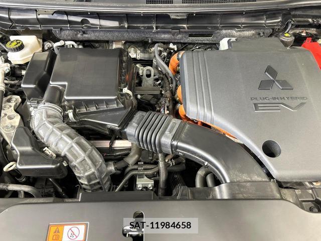 Mitsubishi OUTLANDER PHEV 2024-12 8866245-17