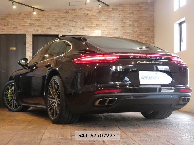Porsche PANAMERA 2018-08 8867303-1