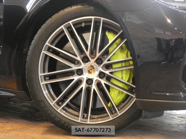 Porsche PANAMERA 2018-08 8867303-5