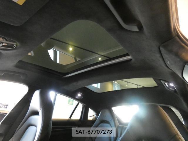 Porsche PANAMERA 2018-08 8867303-7