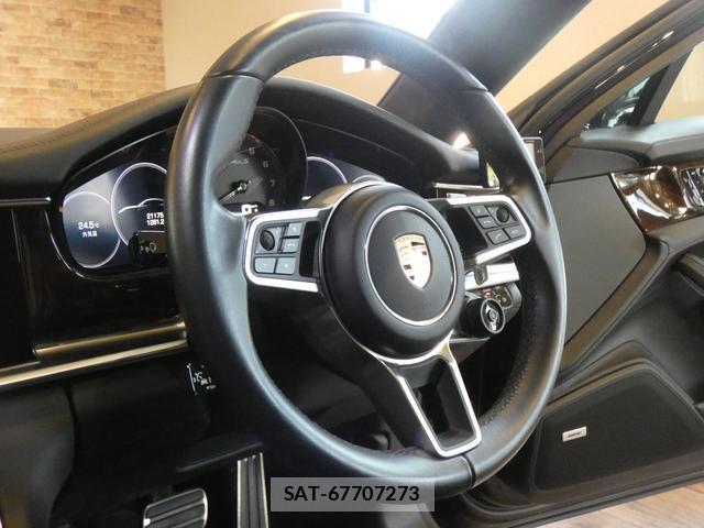 Porsche PANAMERA 2018-08 8867303-9