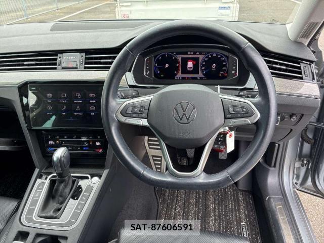 VolksWagen PASSAT VARIANT 2021-04 8866621-2