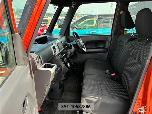 Toyota Pixis Mega 2018-04 8865634-11