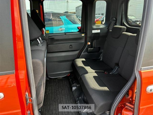 Toyota Pixis Mega 2018-04 8865634-14