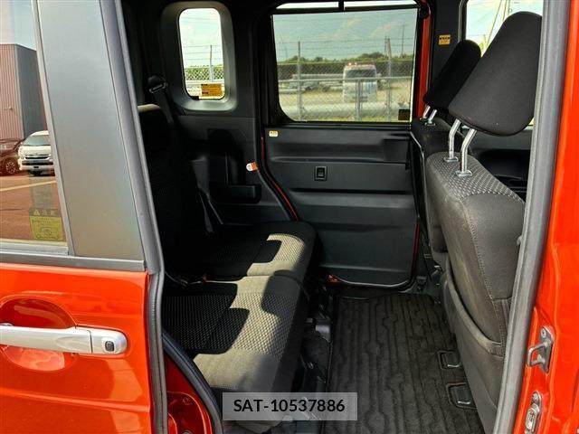 Toyota Pixis Mega 2018-04 8865634-15