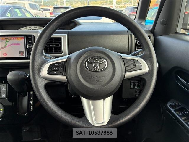 Toyota Pixis Mega 2018-04 8865634-18