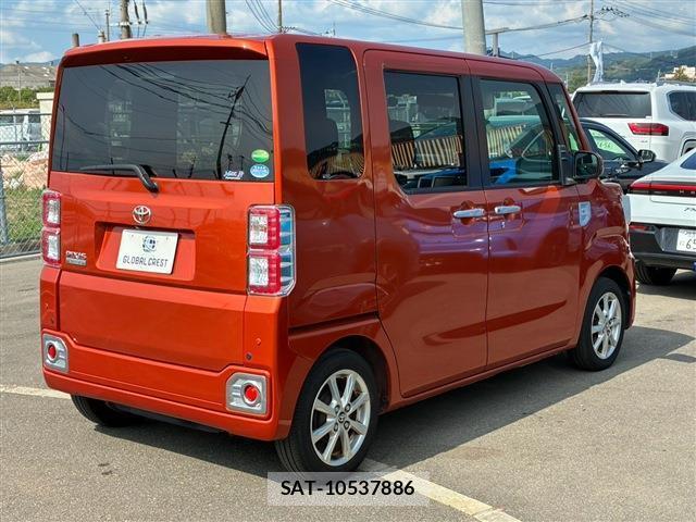 Toyota Pixis Mega 2018-04 8865634-5