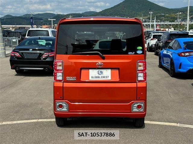 Toyota Pixis Mega 2018-04 8865634-6