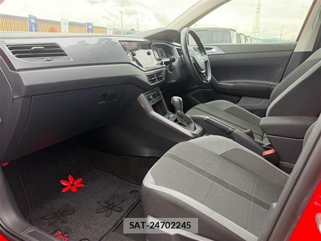 VolksWagen POLO 2018-10 8865635-11