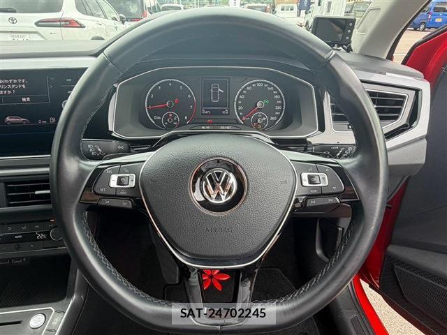 VolksWagen POLO 2018-10 8865635-17