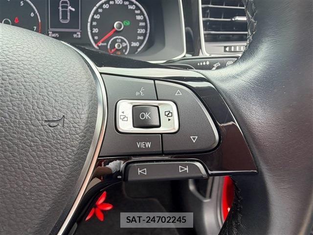 VolksWagen POLO 2018-10 8865635-19