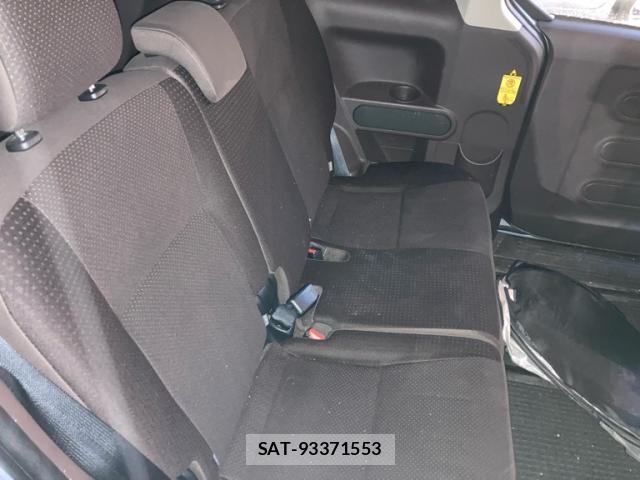 Toyota PORTE 2013-05 8866538-7
