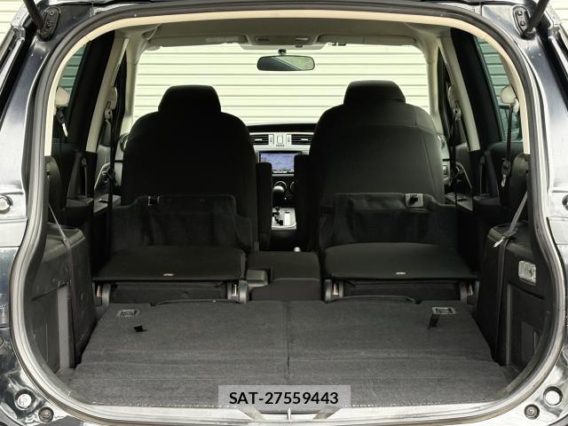 Mazda PREMACY 2015-11 8867437-4