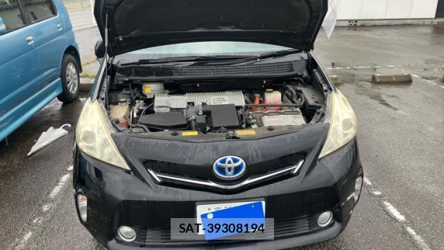 Toyota PRIUS ALPHA 2011-10 8865859-1