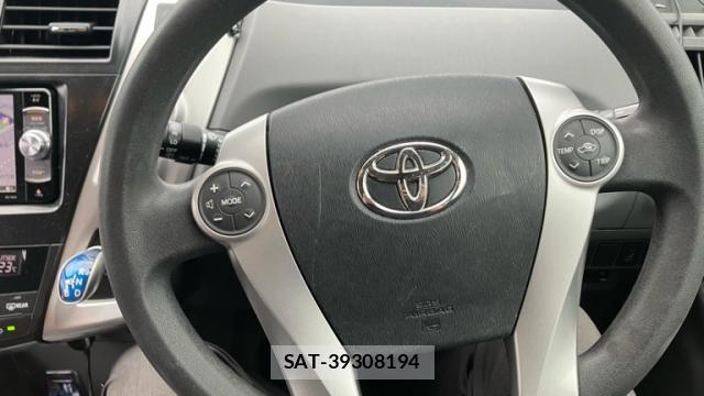 Toyota PRIUS ALPHA 2011-10 8865859-8