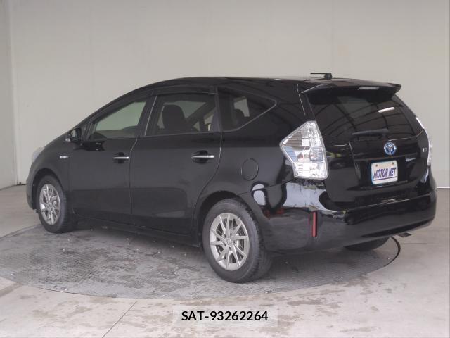 Toyota PRIUS ALPHA 2014-03 8867011-10