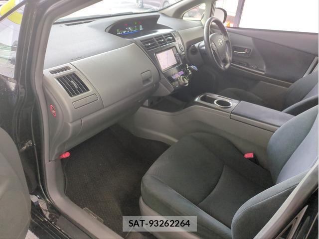 Toyota PRIUS ALPHA 2014-03 8867011-14