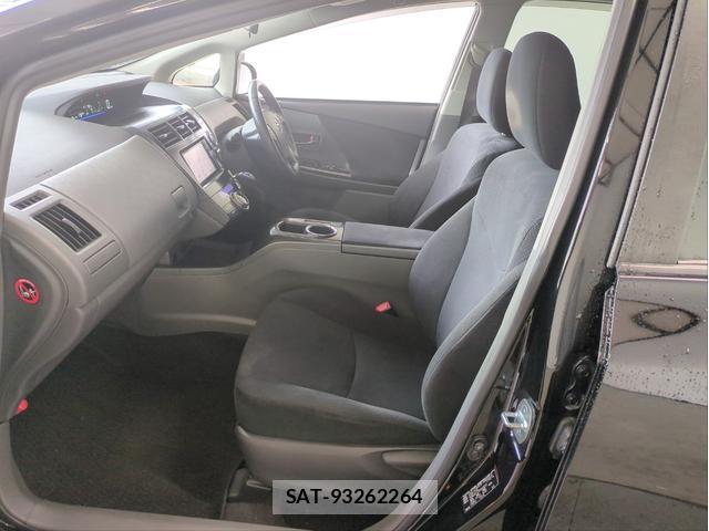 Toyota PRIUS ALPHA 2014-03 8867011-5